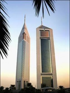Небоскребы Дубая Emirates Office Tower фото Emirates Towers Hotel